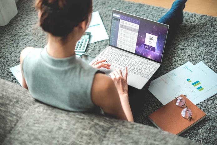 Generation Z Research Dell's เผยผลวิจัย ‘Future-Proof’ ครึ่งหนึ่ง Gen Z ยินดีรับข้อจำกัดเศรษฐกิจระยะสั้น