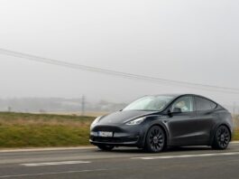 NHTSA เปิดสอบสวน Tesla กรณีมือเปิดประตูอิเล็กทรอนิกส์ของ Model Y ปี 2021 อาจทำงานไม่ได้—เสี่ยงติดอยู่ในรถ? เจ้าของควรรู้อะไรบ้าง